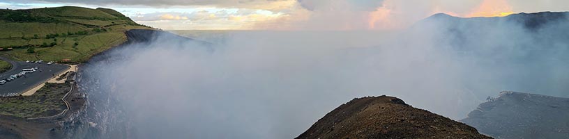 Panorama sulla caldera del vulcano Masaya