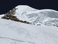 La parte alta del K2 sopra la spalla