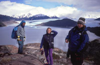 Piero, Tulllia e Paola davanti al ghiacciaio Gray