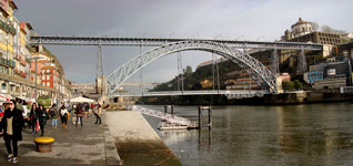 Ponte di ferro sul Duero a Porto