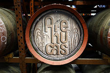 Barili di rum presso le distillerie Arehucas
