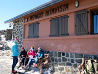 Il rifugio Altavista, 3260 m