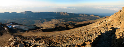 Panorama a ovest all'alba poco sotto la cima del Teide