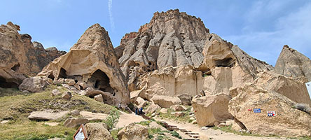La 'cattedrale' nella roccia a Selime