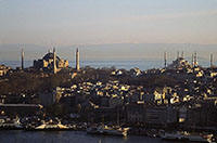 Il Corno d'Oro al tramonto con le moschee di Santa Sofia e Blu
