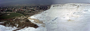 Turchia - Pamukkale - Panorama sulle formazioni di travertino