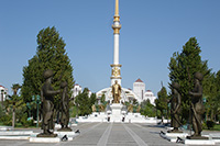 Asghabat - Monumento ai Niyazov