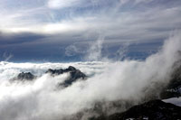 La vetta del monte Baker spunta tra le nubi