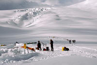 Campo 1 a ski hill, 2400 m