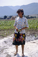 Contadina nella campagna albanese
