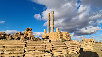 Tempio di Giove Capitolino a Timgad, l'antica Thamugadis
