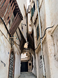 Stradina tortuosa nella casbah di Algeri