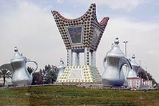 Monumento in una rotonda di Hail