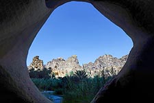 Foro nella roccia a Wadi Disah