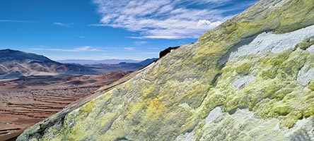 Il versante ovest del Cerro Azufre col nevaio perenne
