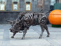 Toro metallico a Yerevan