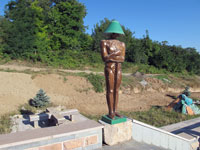Statua maschile della scalinata