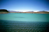 La remota laguna celeste
