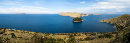 Panorama dall'Isla del Sol, sulla sinistra l'isla de la Luna