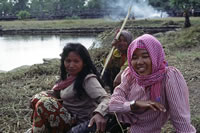 Ragazze ad Angkor Wat