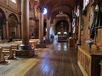 L'interno della chiesa di San Francesco a Castro