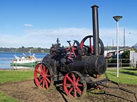 Locomotiva sulla piazzetta il treno a Castro