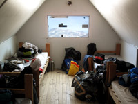 L'interno del rifugio Lucero