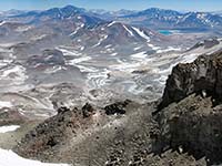 La laguna verde in lontananza dalla vetta