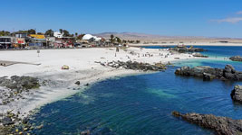 La spiaggia azzurra di Bahía Inglesa nei pressi di Caldera (Copiapò)