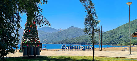 Playa Negra di Caburgua sull'omonimo lago 