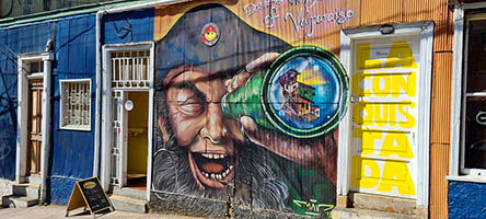 Facciata all'inizio di calle Uriola a Cerro Alegre, Valparaiso