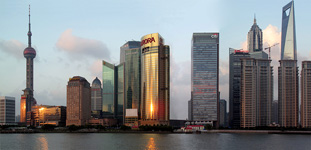 La riva di fronte ai 'Bund'al tramonto