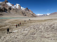 In marcia verso il passo Anghil, 4775 m