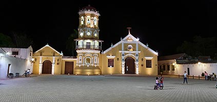 La chiesa di Santa Barbara a Santa Cruz de Mompox