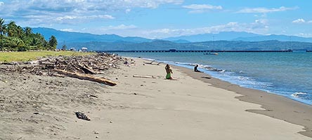 La spiaggia di Puntarenas sul golfo di Nicoya
