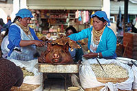 Mercato di Otavalo, porchetta