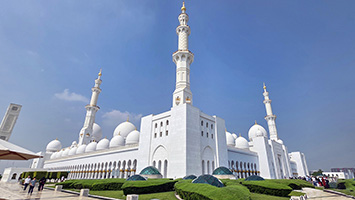 La gran moschea dello Sceicco Zayed