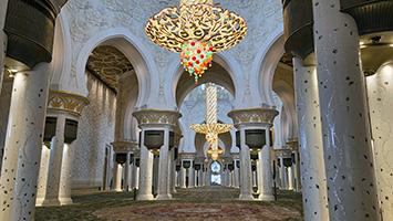 L'interno della gran moschea dello Sceicco Zayed