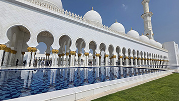 Porticato della gran moschea dello Sceicco Zayed