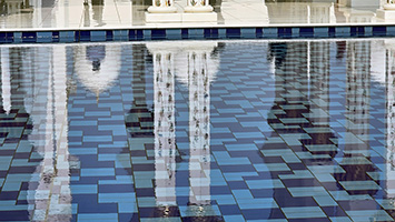Specchi d'acqua della gran moschea dello Sceicco Zayed