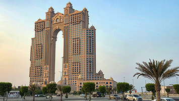 Rixos Marina Abu Dhabi al tramonto