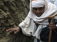Lalibela, pellegrina in processione