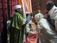 Lalibela, benedizione presso San Michele