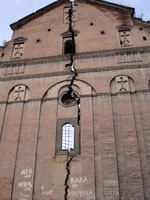 La chiesa Armena di Tbilisi in rovina