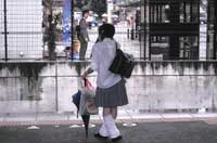 Studentessa con galoche