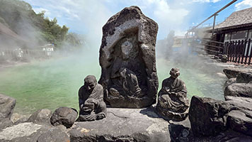 Altare buddista presso l'Oniyama Jigoku