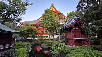Padiglioni nel giardino del complesso del tempio Sensō-ji