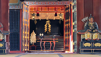 Altare shinto nell'Asakusa Shrine nel complesso templare di Sensō-ji
