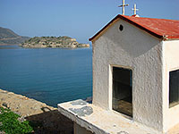 Chiesetta votiva di fronte a Spinalonga