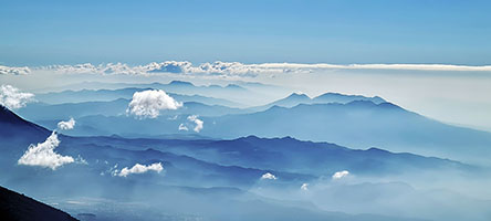 Panorama a est dalla vetta del vulcano Acatenango